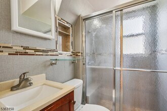 20 Brookside Pl in Livingston, NJ - Building Photo - Building Photo