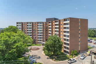 Bluebird Apartments in Kitchener, ON - Building Photo - Building Photo