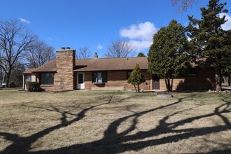 5331 S La Salle Dr in New Berlin, WI - Building Photo - Building Photo