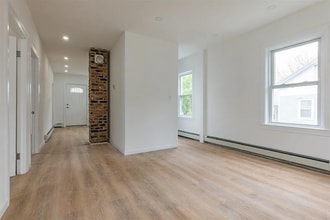 205 Ives St, Unit 2 in Providence, RI - Foto de edificio - Building Photo