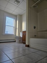 60 Cottage St in Fall River, MA - Foto de edificio - Building Photo