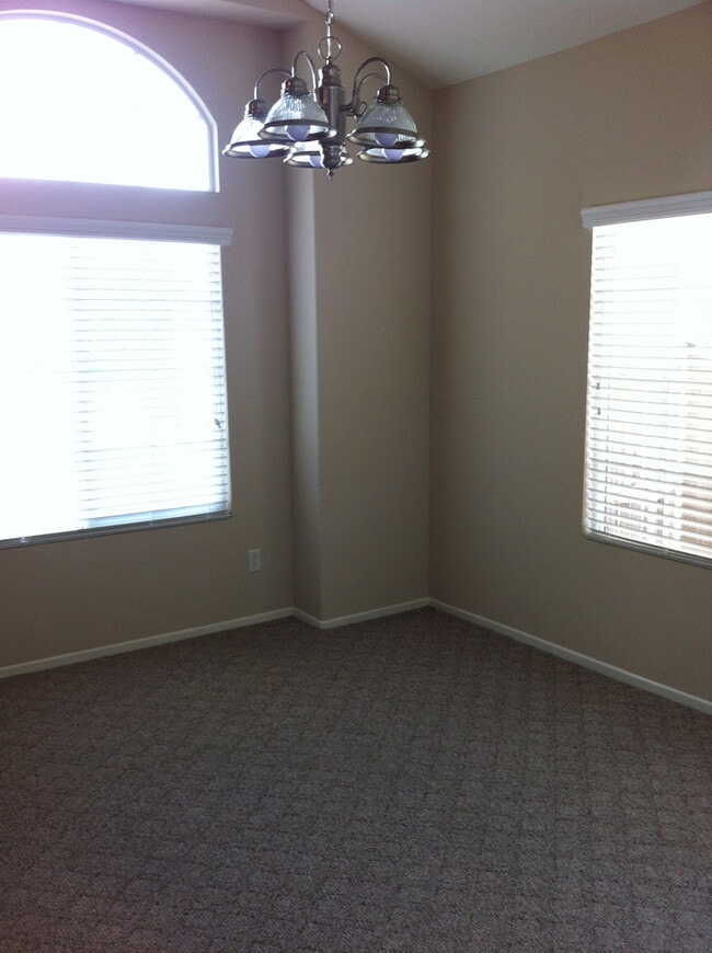 12358 Alto Rey Ln in Victorville, CA - Building Photo - Building Photo