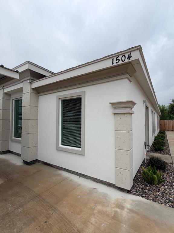 property at 1504 Shavano Dr