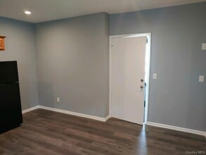 244 Main St in Farmingdale, NY - Building Photo - Building Photo