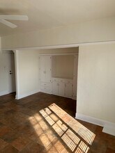 1922 Highland Ave in Los Angeles, CA - Foto de edificio - Building Photo