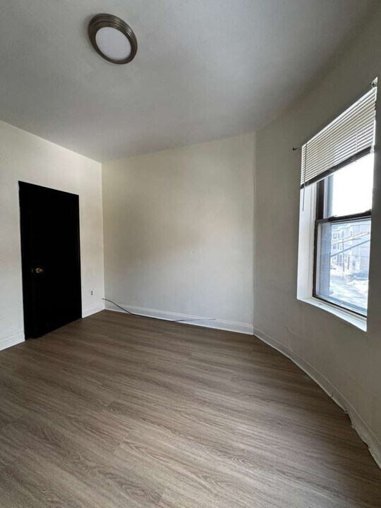 129 Chestnut St, Unit 129 Chestnut st in Chelsea, MA - Building Photo