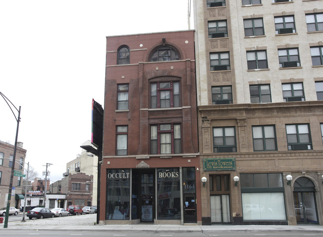 1164 N Milwaukee Ave in Chicago, IL - Foto de edificio - Building Photo