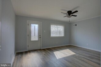 232 Cabbel Dr in Manassas Park, VA - Building Photo - Building Photo