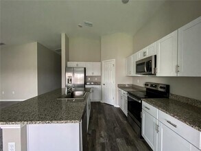 12921 Twin Bridges Dr in Riverview, FL - Building Photo - Building Photo