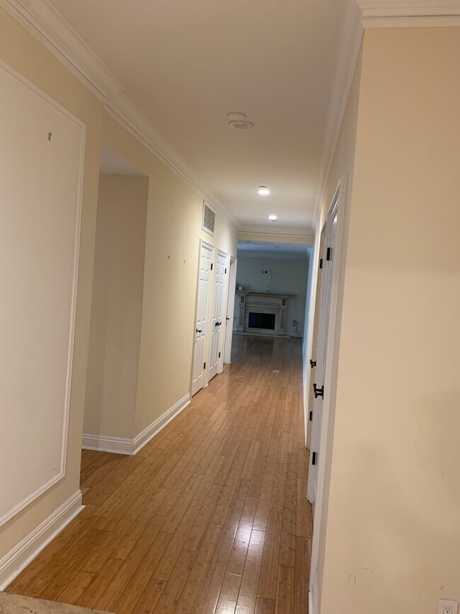 324 N Palm Dr in Beverly Hills, CA - Building Photo - Building Photo