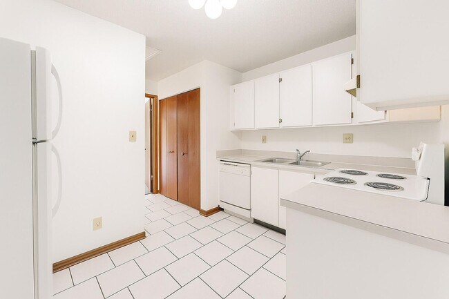 1244 N Haverhill Rd in Haverhill, FL - Building Photo - Building Photo