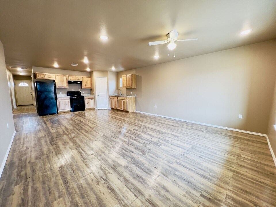 2223 E Main St in Lubbock, TX - Building Photo