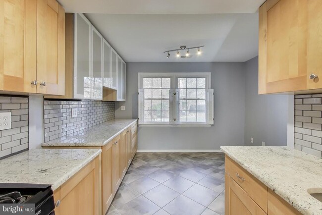 5769 Yellowrose Ct in Columbia, MD - Building Photo - Building Photo