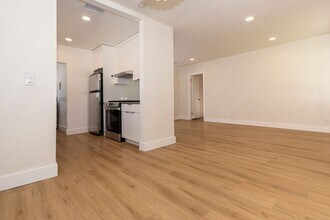 816 N Keystone St in Burbank, CA - Building Photo - Building Photo