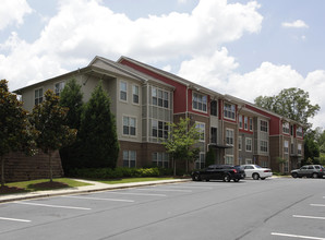 Columbia Grove in Atlanta, GA - Foto de edificio - Building Photo