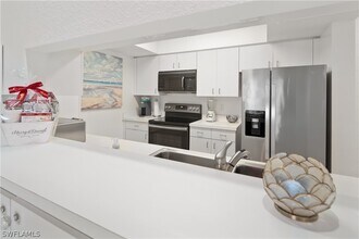 784 Willowbrook Dr in Naples, FL - Building Photo - Building Photo