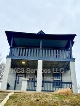 129 Brooklyn Ave in Kansas City, MO - Foto de edificio - Building Photo