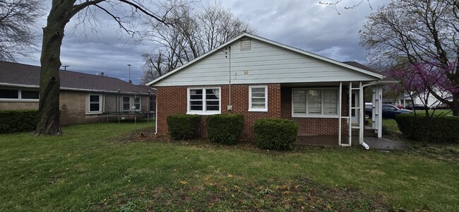 801 N Ohio St in Tuscola, IL - Building Photo - Building Photo