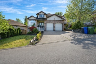 3425 Promontory Ct in Abbotsford, BC - Building Photo