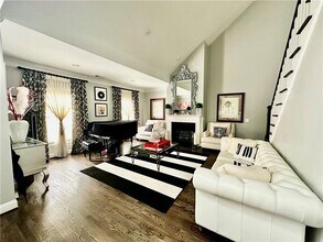 1705 Barfield Run NW in Atlanta, GA - Foto de edificio - Building Photo