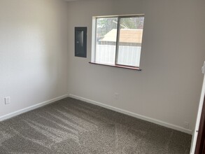 404 W 5th Ave, Unit Unit 01 in Toppenish, WA - Building Photo - Building Photo