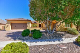 7592 W Crystal Rd in Glendale, AZ - Building Photo