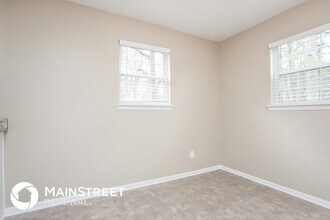 5120 Highpoint Rd in Union City, GA - Building Photo - Building Photo