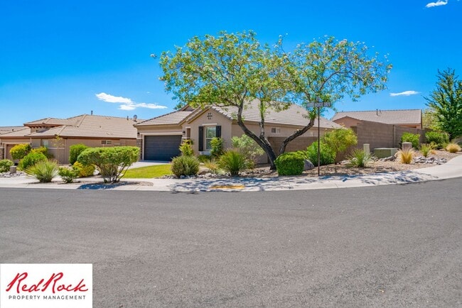 2455 E White Horse Dr in Washington, UT - Building Photo - Building Photo