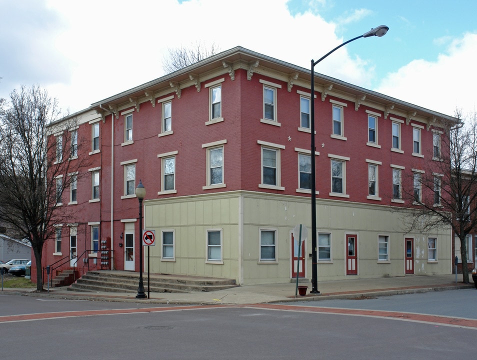 Queen Street Apartments in Northumberland, PA - Building Photo