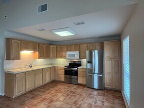 3118 Seafoam Dr in Corpus Christi, TX - Building Photo - Building Photo