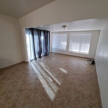 7492 Hopi Trail in Yucca Valley, CA - Building Photo - Building Photo