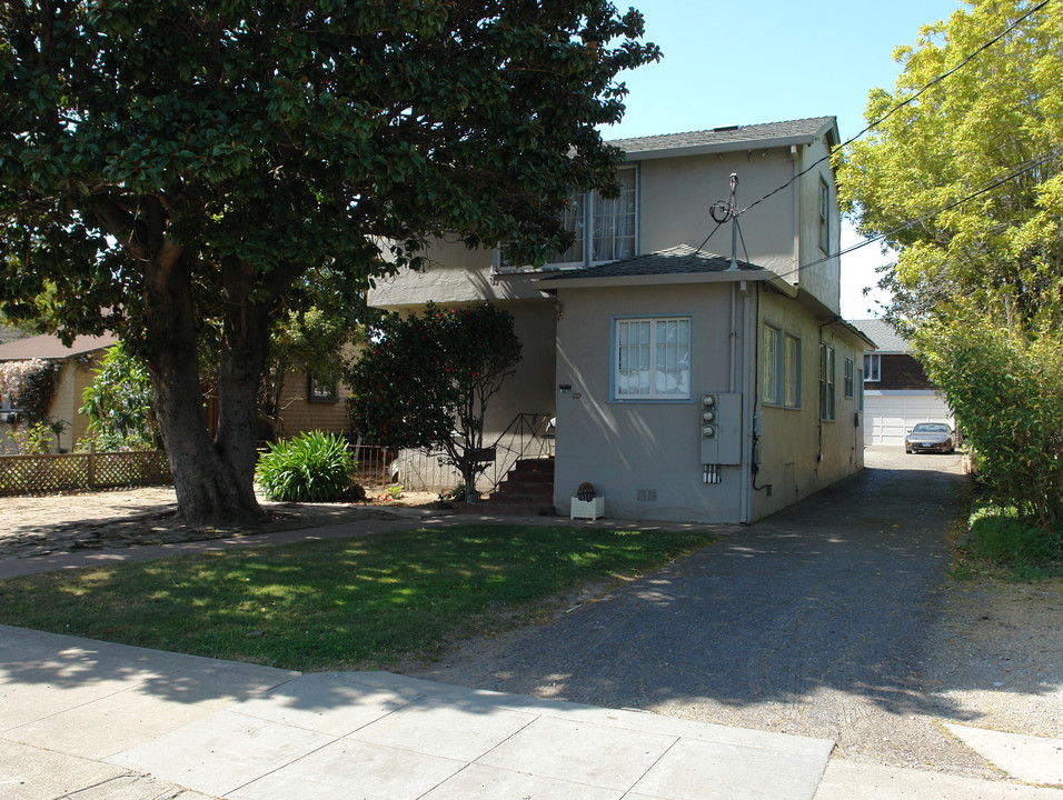 639 N Delaware St in San Mateo, CA - Building Photo