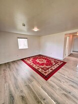 313 N E St in Aberdeen, WA - Building Photo