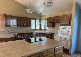 2354 E 2900 N in Twin Falls, ID - Foto de edificio - Building Photo