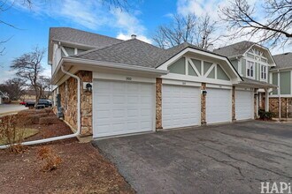 1300 Cromwell Ct in Vernon Hills, IL - Building Photo - Building Photo