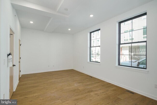 630 Moore St-Unit -UNIT 102 in Philadelphia, PA - Building Photo - Building Photo