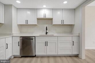 4112 Century Ct in Alexandria, VA - Building Photo - Building Photo