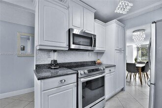 2999 NW 48th Ave in Lauderdale Lakes, FL - Building Photo - Building Photo