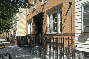 2543 38th St Apartments