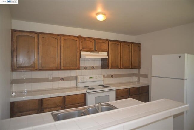 2409 Peppertree Ct in Antioch, CA - Building Photo - Building Photo