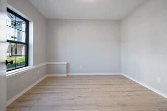 140 S 15th St in Clear Lake, IA - Building Photo - Building Photo