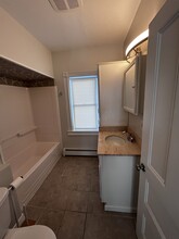 8 Washington St, Unit 8 Washington st apt 1 in Leominster, MA - Building Photo - Building Photo