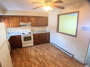 Farrell Apartments in Madison, WI - Building Photo - Building Photo