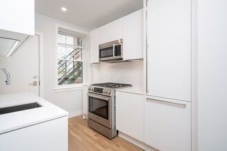 17 Forest St in Cambridge, MA - Building Photo - Building Photo