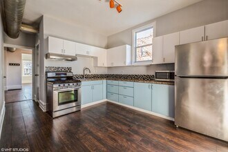 3235 N Albany Ave in Chicago, IL - Building Photo - Building Photo