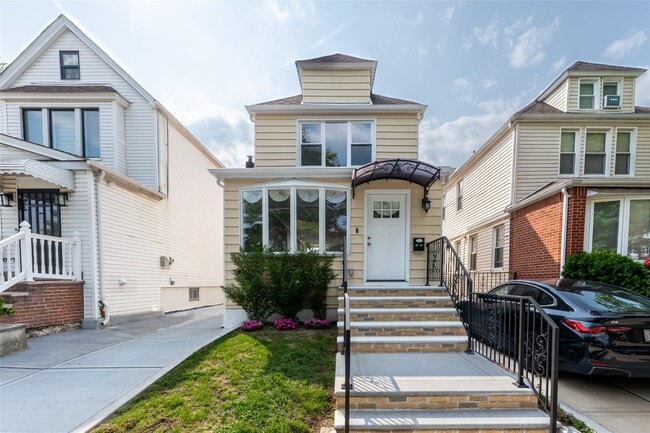 90-09 69th Ave in Queens, NY - Building Photo - Building Photo