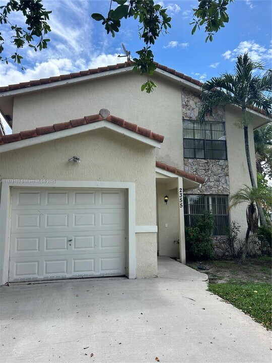2355 NW 120th Ln in Coral Springs, FL - Building Photo