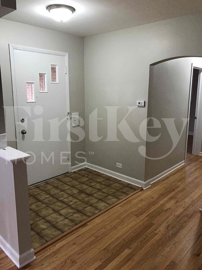 723 Manchester Ave in Westchester, IL - Building Photo - Building Photo