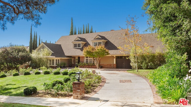 723 Sierra Dr in Beverly Hills, CA - Building Photo - Building Photo