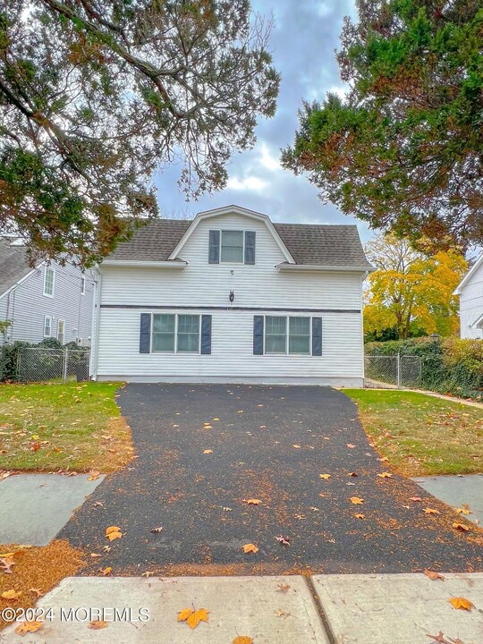 413 Morris Ave in Spring Lake, NJ - Building Photo